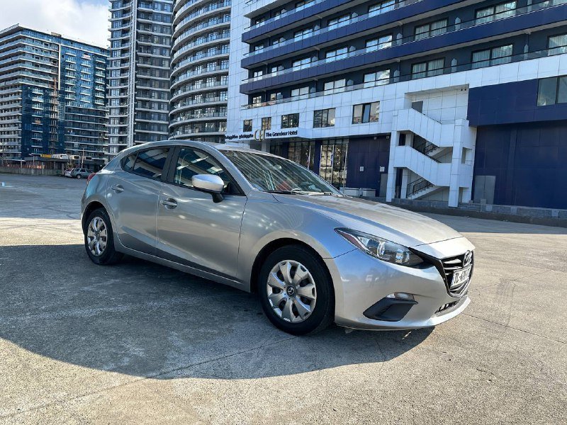 Mazda 3 hatchback 2013 года