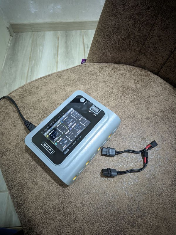 Зарядное устройство ToolkitRC Q4AC для FPV дронов