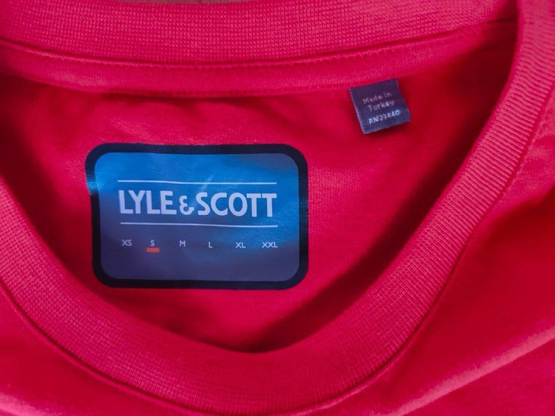 Красная футболка Lyle & Scott размер S 3
