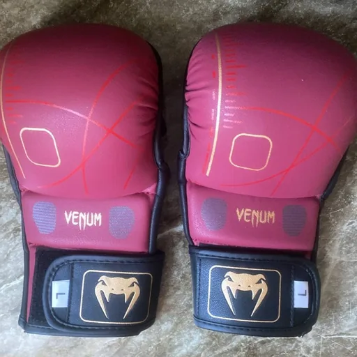 Перчатки для MMA