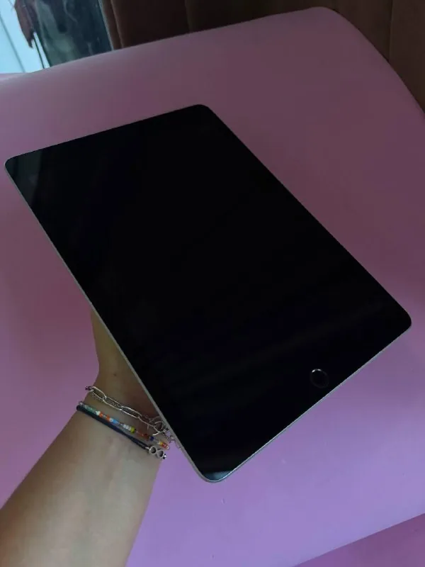 iPad 5-го поколения 32 ГБ 1