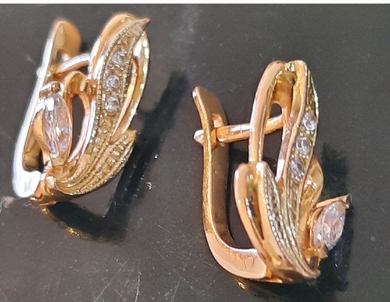 Золотые серьги с фианитами 585 проба 2