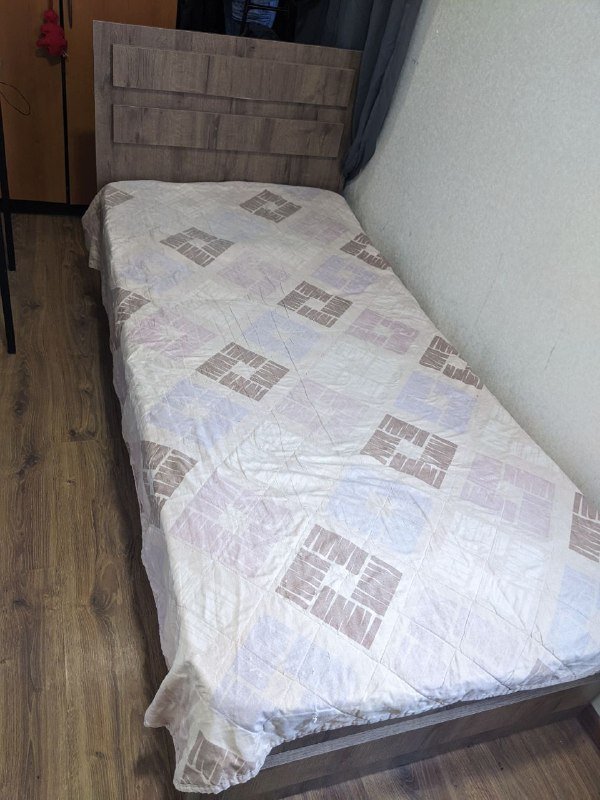 Кровать с матрасом, журнальный столик, диван, бутербродница, костыли, кресло-подушки 4