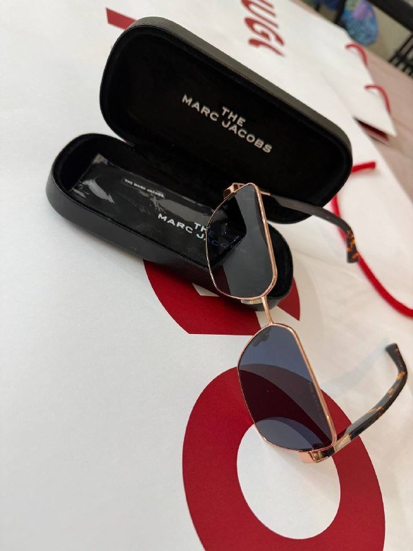 Блуза рубашка Hugo Boss, платье туника кофта Hugo Boss, очки Marc Jacobs Karl Lagerfeld Just Cavalli 4