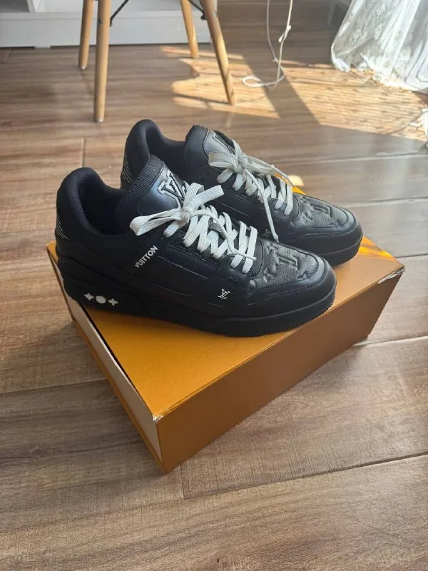 Кроссовки LV Trainer 1