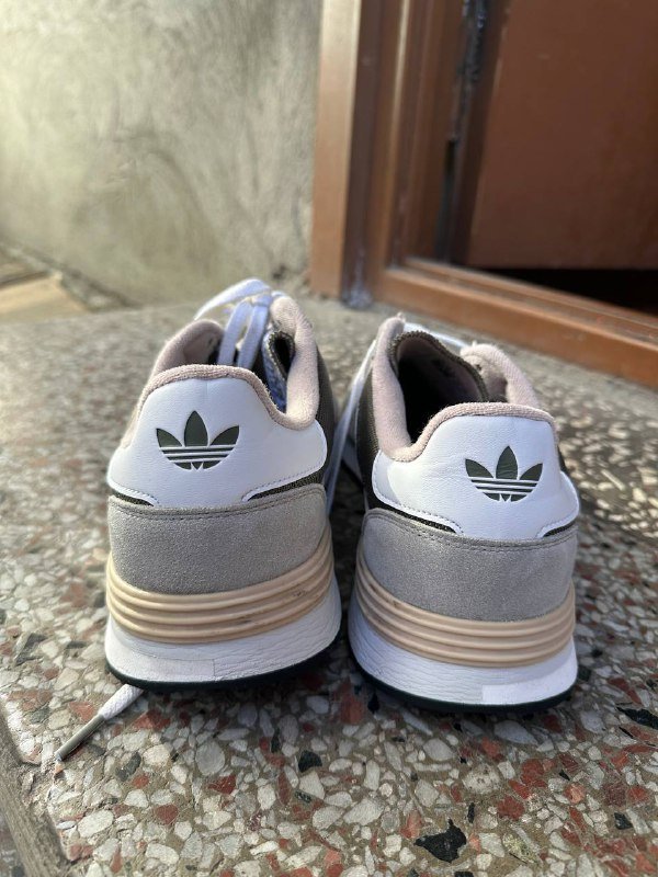 Джинсы HM, джинсовые шорты Zara, кроссовки Adidas 8