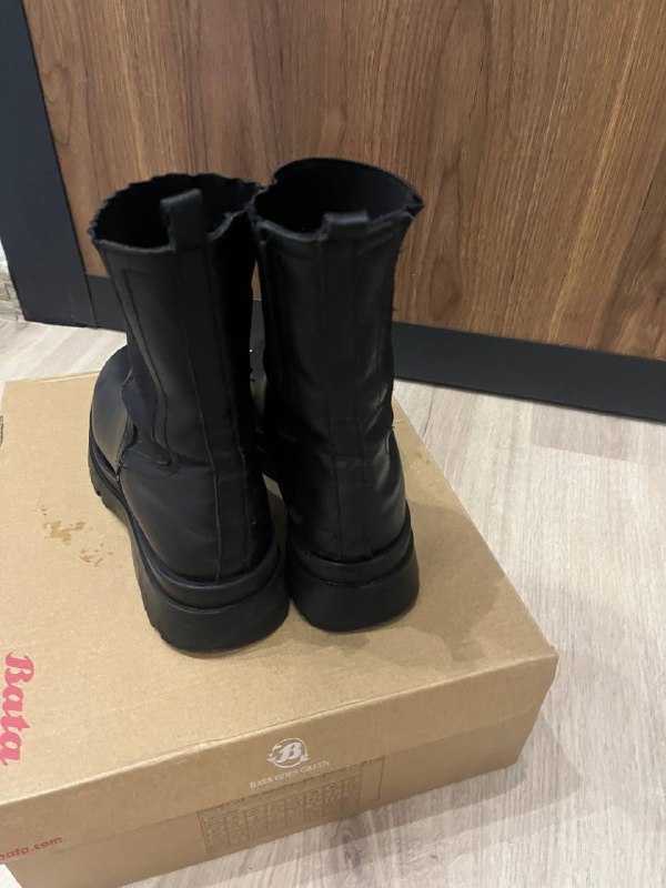 Кожаные ботинки Stradivarius 37 размер
