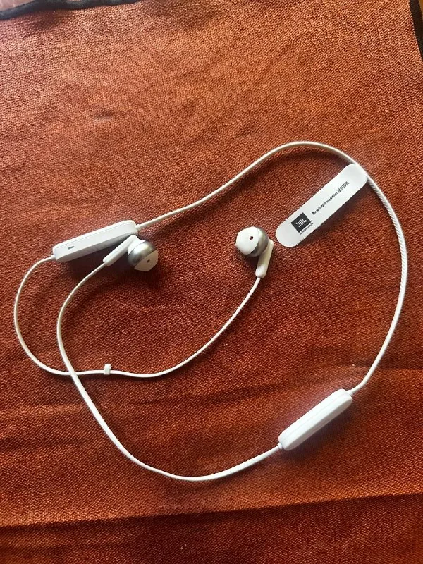 Беспроводные наушники JBL
