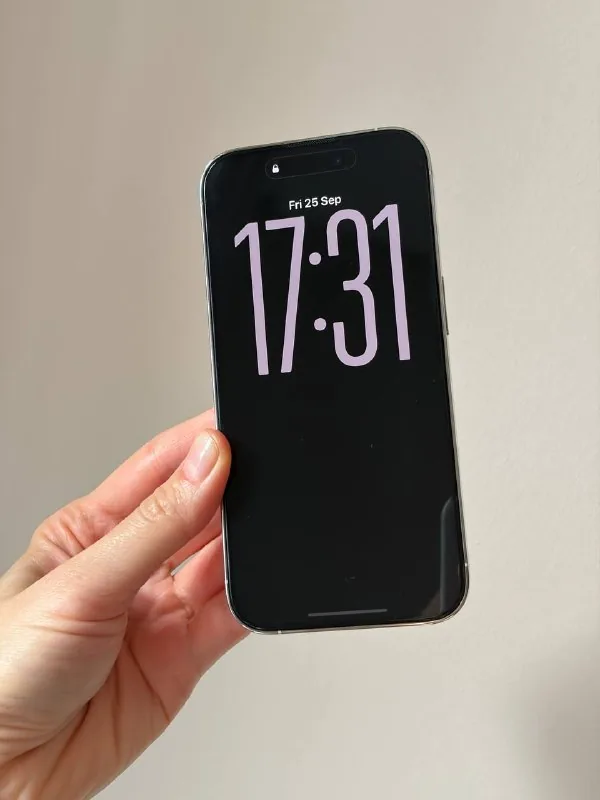 iPhone 14 Pro 256 GB белый 1