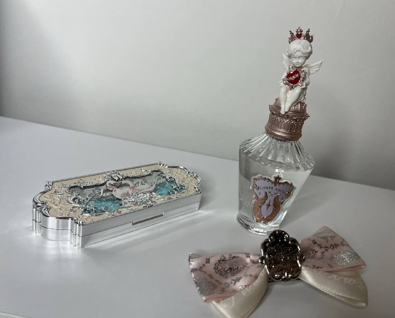 Flower Knows Swan Ballet палетка, духи, заколка, ящик для косметики 6