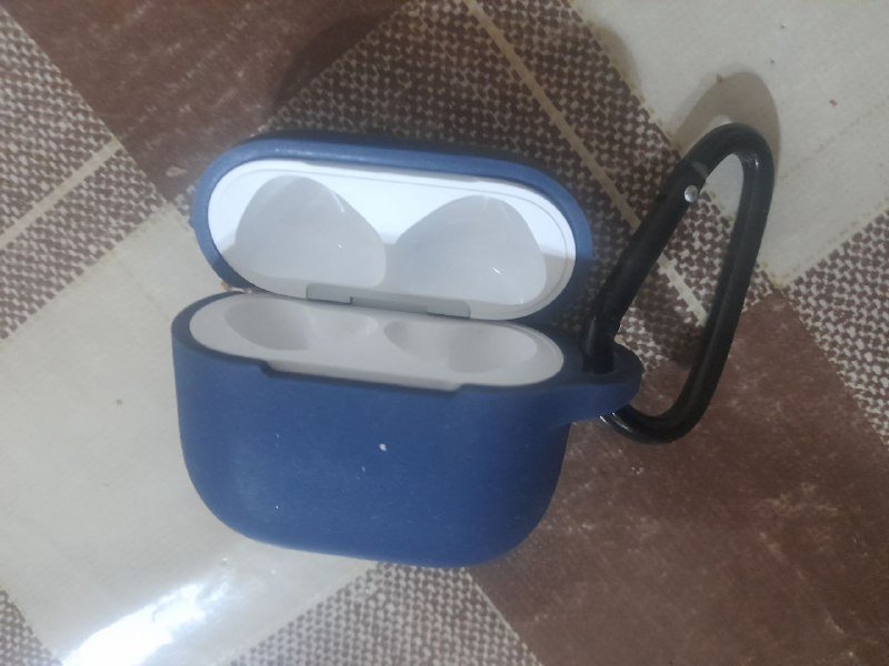 Чехол для наушников AirPods