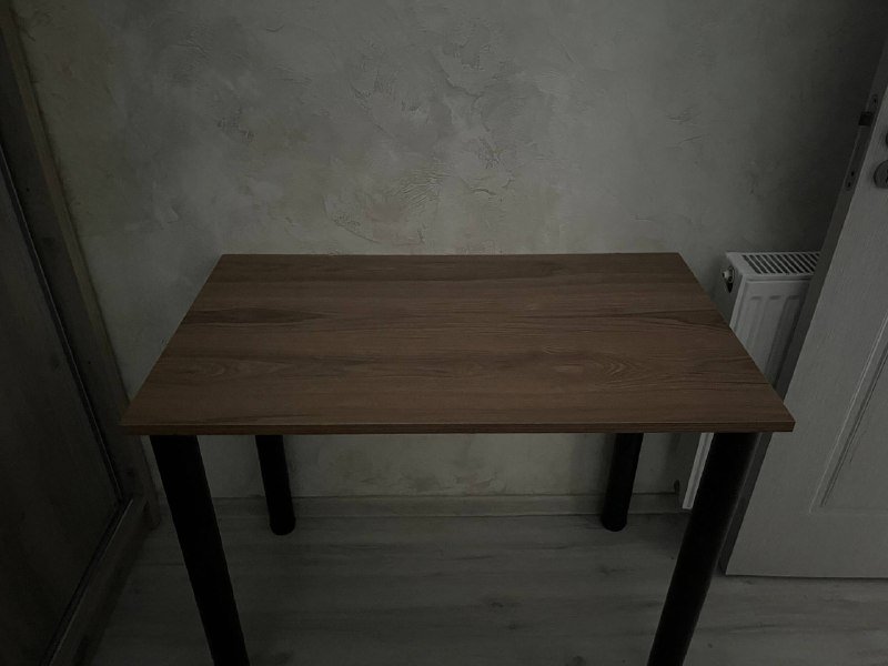 стол письменный для работы и ноутбука