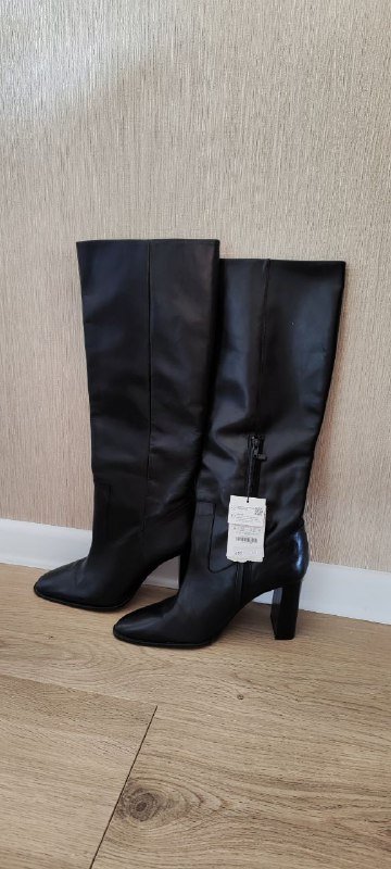 Кожаные сапоги ZARA 39 размер