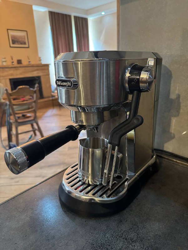 Кофемашина DeLonghi с комплектующими