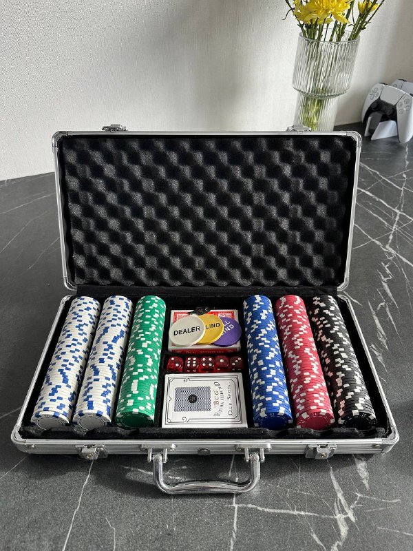 Покерный набор 300 фишек