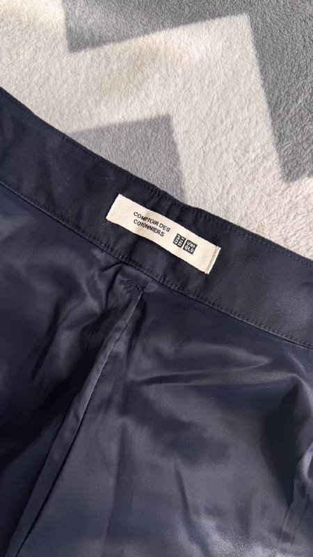 Свитер Uniqlo, свитер COS, пальто Pinko, брюки темно-синие Uniqlo 4