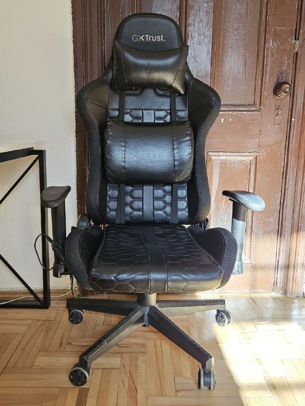 Геймерское кресло TRUST GXT 719 RUYA RGB