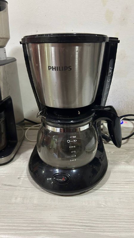 стеллаж, кофеварка, настольная лампа 2