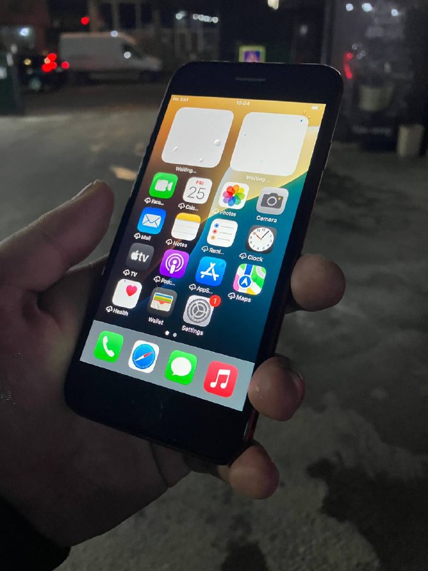 iPhone 14 PRO 128GB, iPhone SE3 2022 64GB Red 3