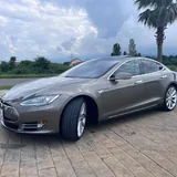 Tesla Model S 85D 2