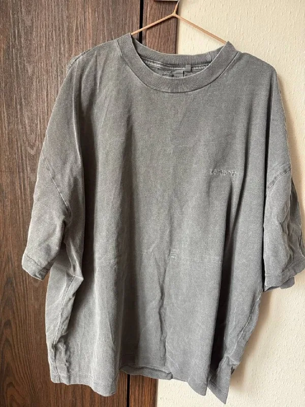 Футболка Carhartt, шорты Nike ACG, джинсы Obey 1