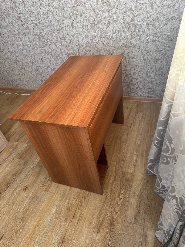 Компьютерный стол 4