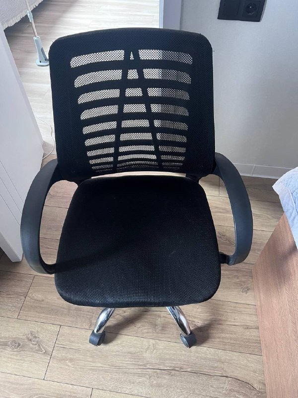 Офисное кресло