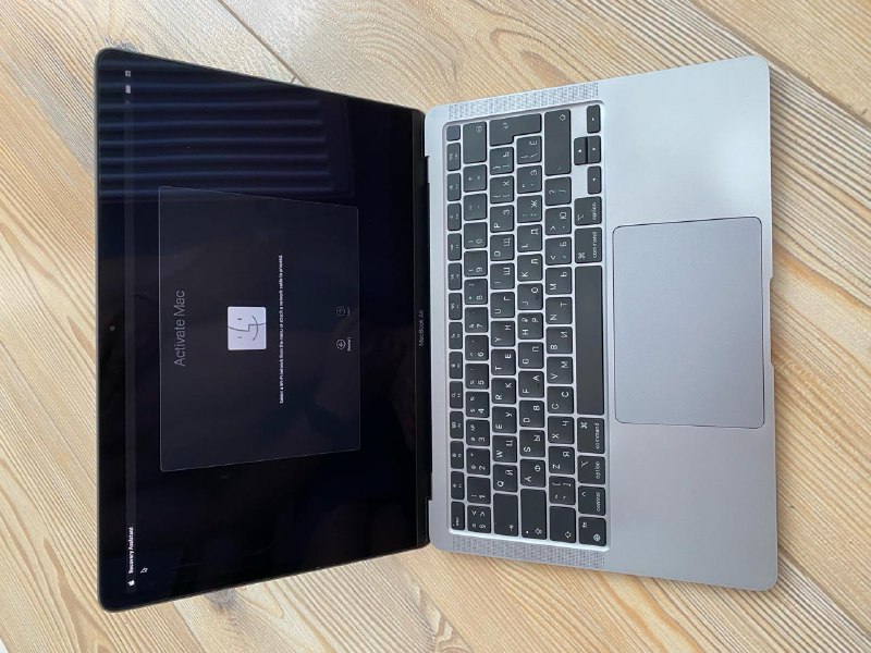 MacBook Air M1, 8GB RAM, Space Grey 2