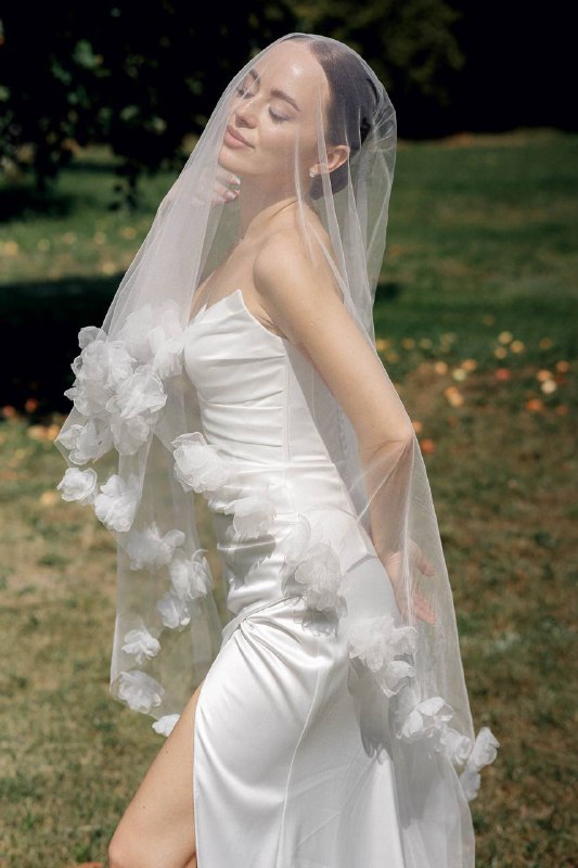 Свадебное платье, фата, туфли 3