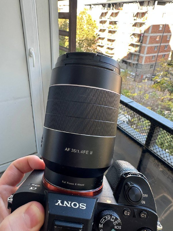 Объектив Rokinon Samyang 35mm f/1.4 AF II Lens for Sony E-Mount