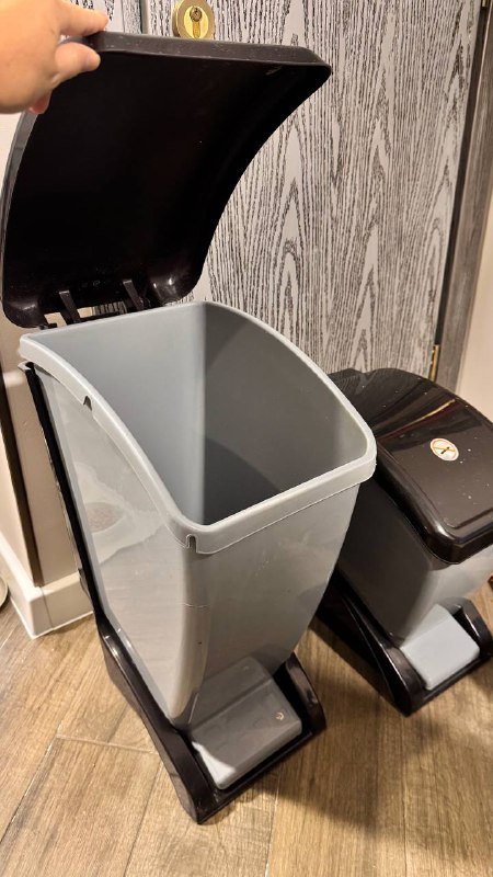 Мусорные ведра с педалью 24 л, 12 л 2