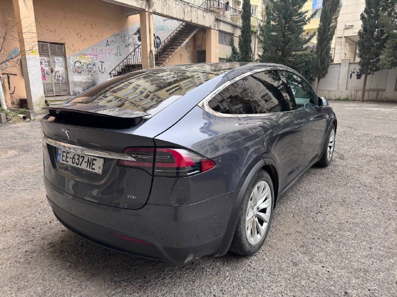 Tesla Model X 2016, 75 кВт, серый цвет 3