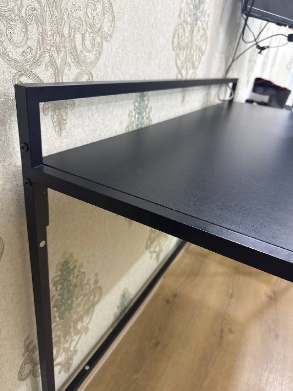 Удобный стул, металлический компьютерный стол 2