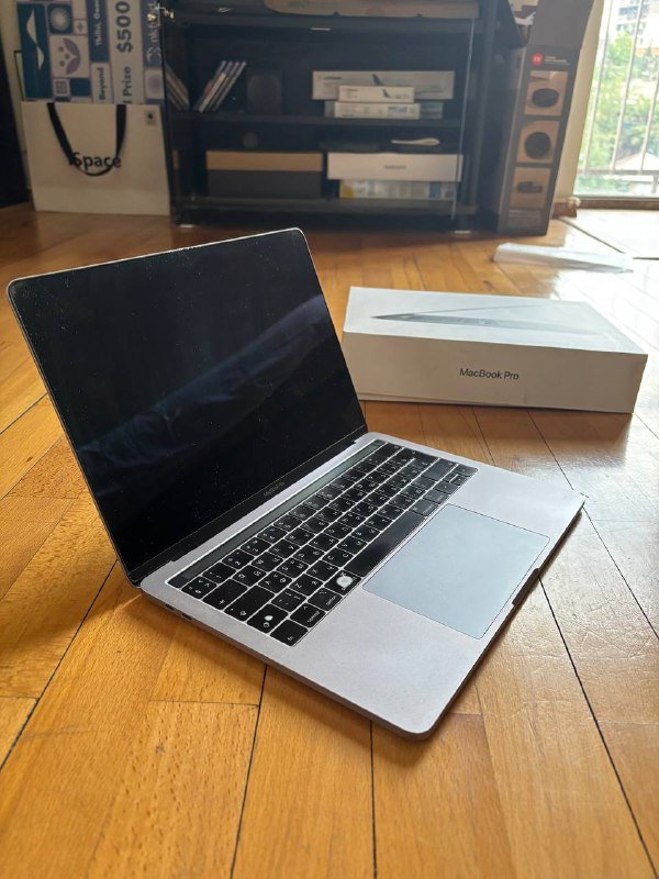 MacBook Pro 2019, 13 дюймов, 256Гб, Intel Core i5