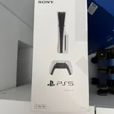 PS5 1 TB с дополнительным джойстиком и диском UFC 2