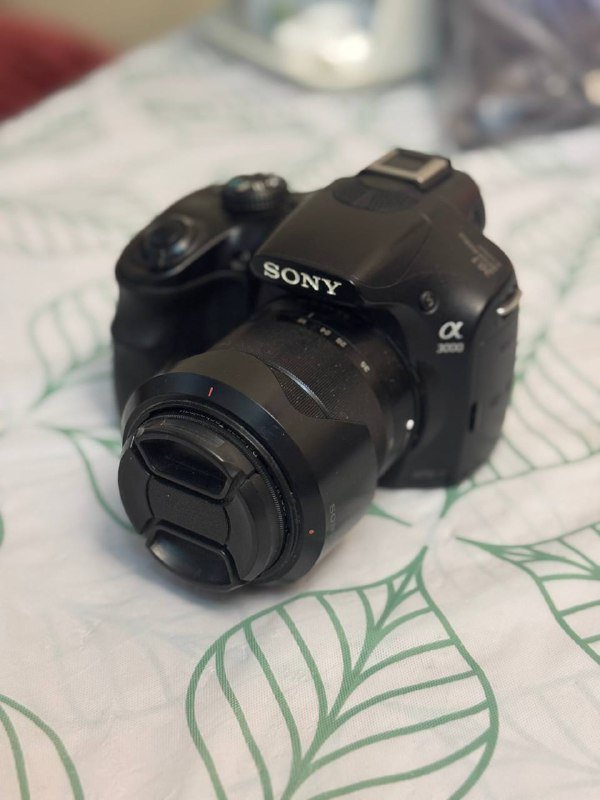 Фотоаппарат беззеркальный Sony A3000 с объективом и аксессуарами