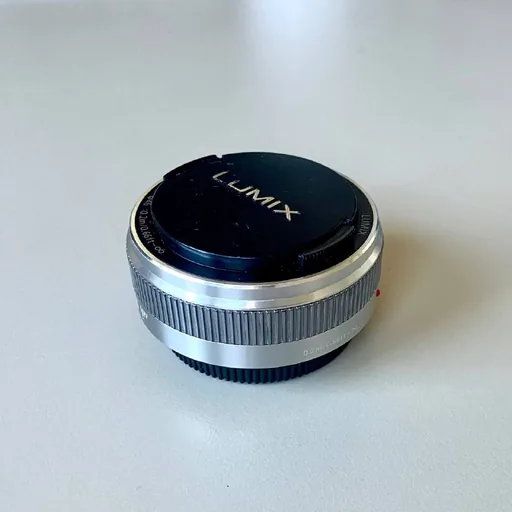 Объектив Panasonic LUMIX G 20mm f/1.7 II ASPH, 6 светофильтров