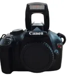 Зеркальная камера Canon Rebel T3i с объективом 2