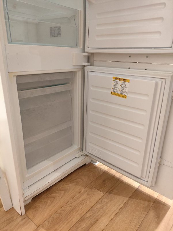 Встраиваемый холодильник Whirlpool 3