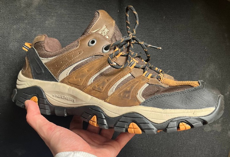 Trekking shoes 4