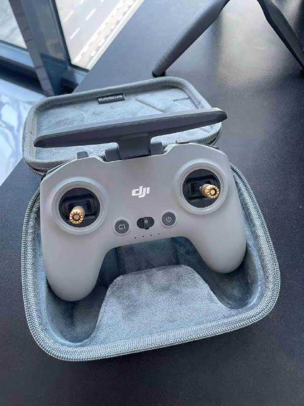 DJI FPV Remote Controller 2 with sticks and case 1