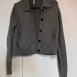 Спортивные штаны, вельветовые клешни, сумка, кардиган, зипхуди, платья, пиджак, блузка, футболка 5