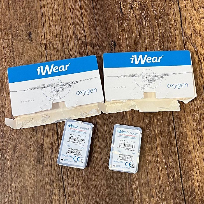 Линзы контактные на 1 месяц -0,75, -1