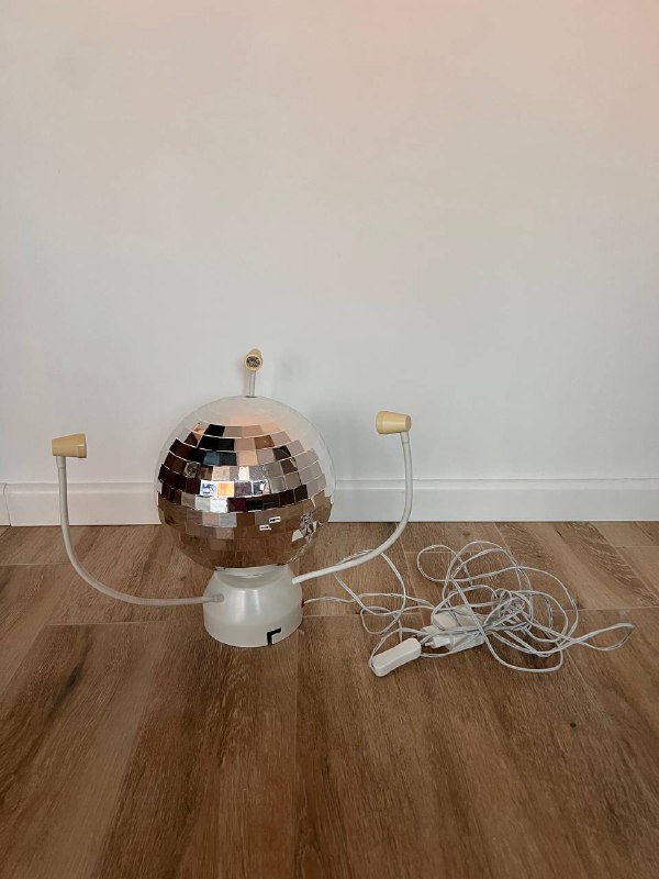 Пальто, парные кружки, велосипед, дискошар, осушитель воздуха, массажный стол, однодневные линзы, крупные динозавры 4