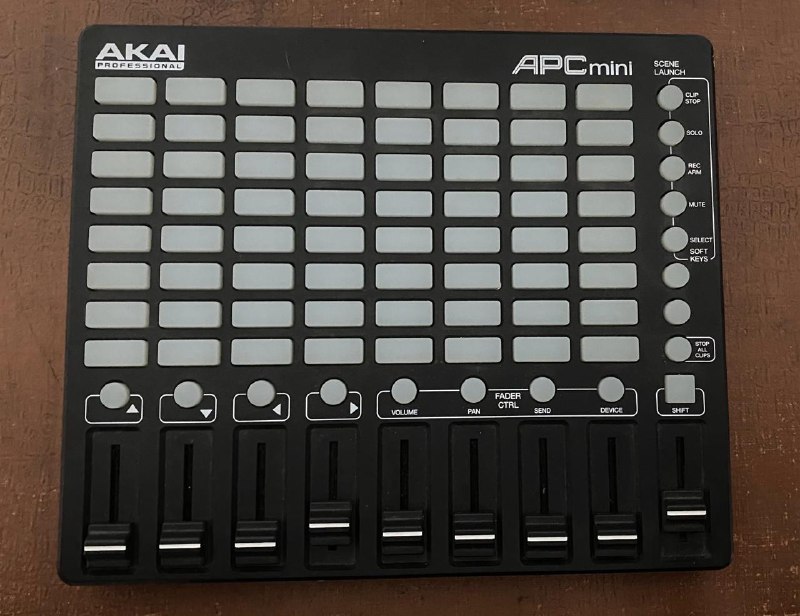 AKAI APC mini
