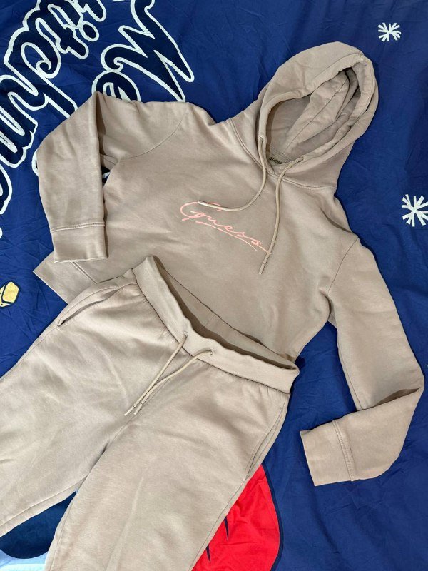 Костюмы женские Guess, Juicy Couture, Amisu, Tommy Jeans