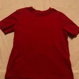 Розовый топ Zara, чёрная майка H&M, красная футболка Massimo Dutti 3