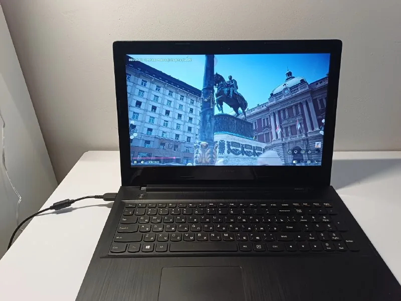 Ноутбук Lenovo G50-30 с мышью Acer 1