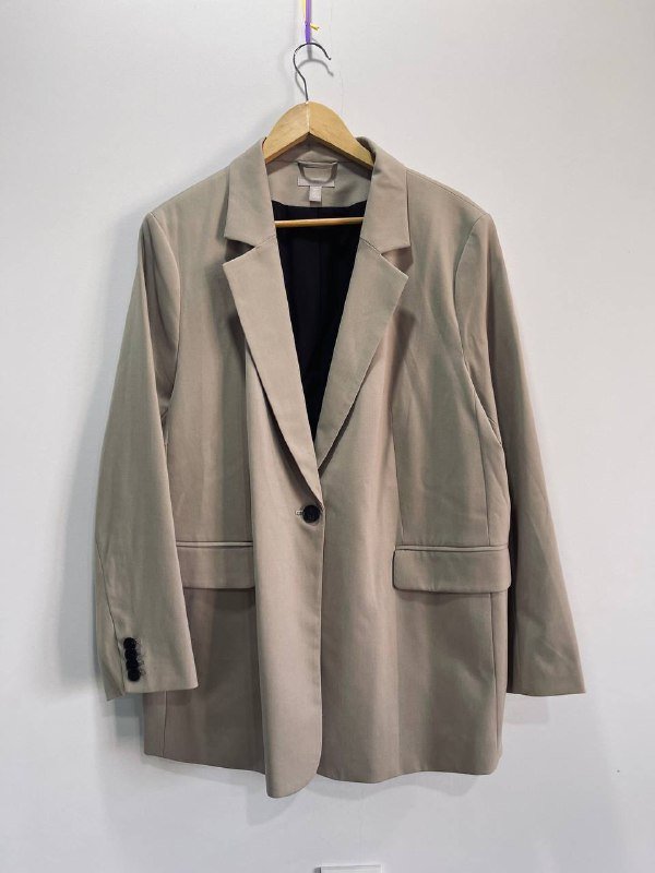 Куртка, пиджак H&M, замшевый тренч Zara, кроссовки Adidas, сумочки Zara 3