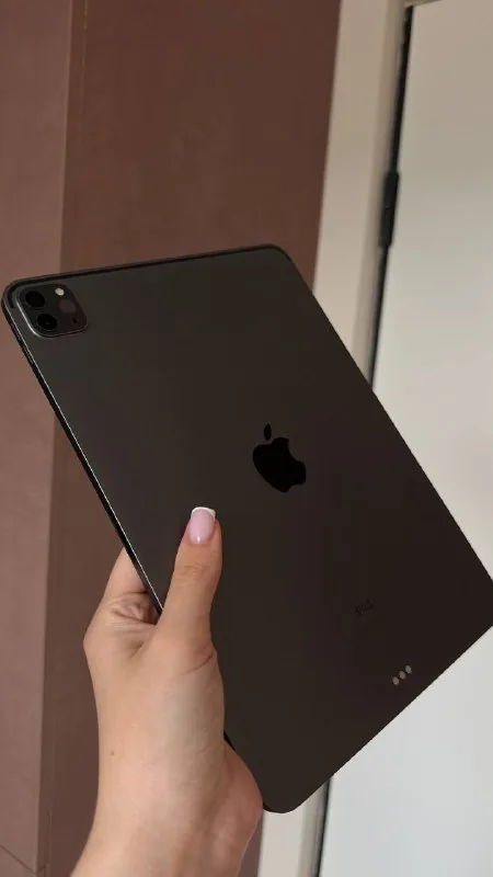 iPad Pro 11" (3-го поколения) 128 GB 1